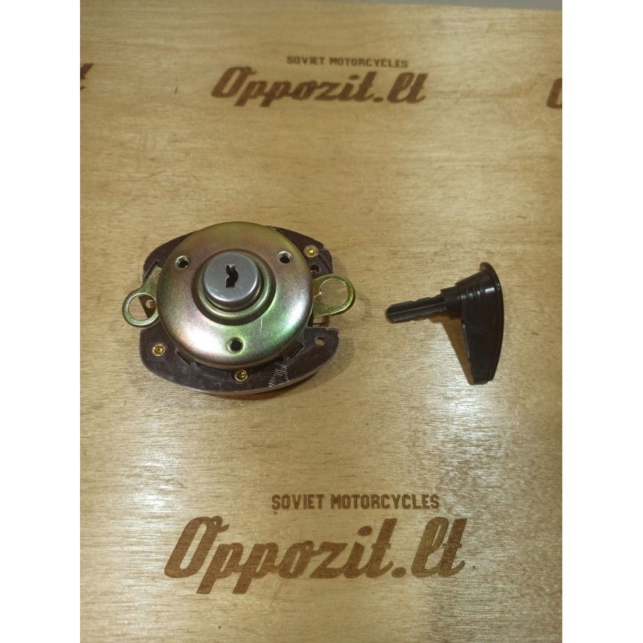 K750 spynelė su rakteliu