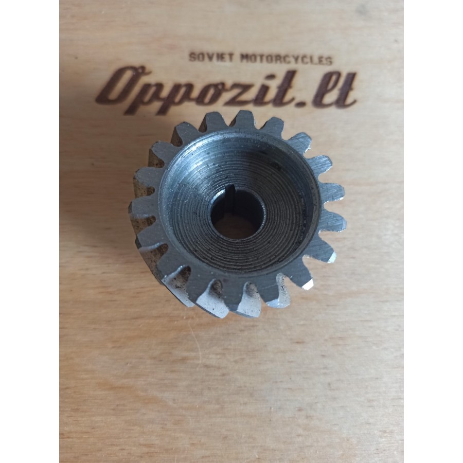 Ural 12v generatoriaus dantratis