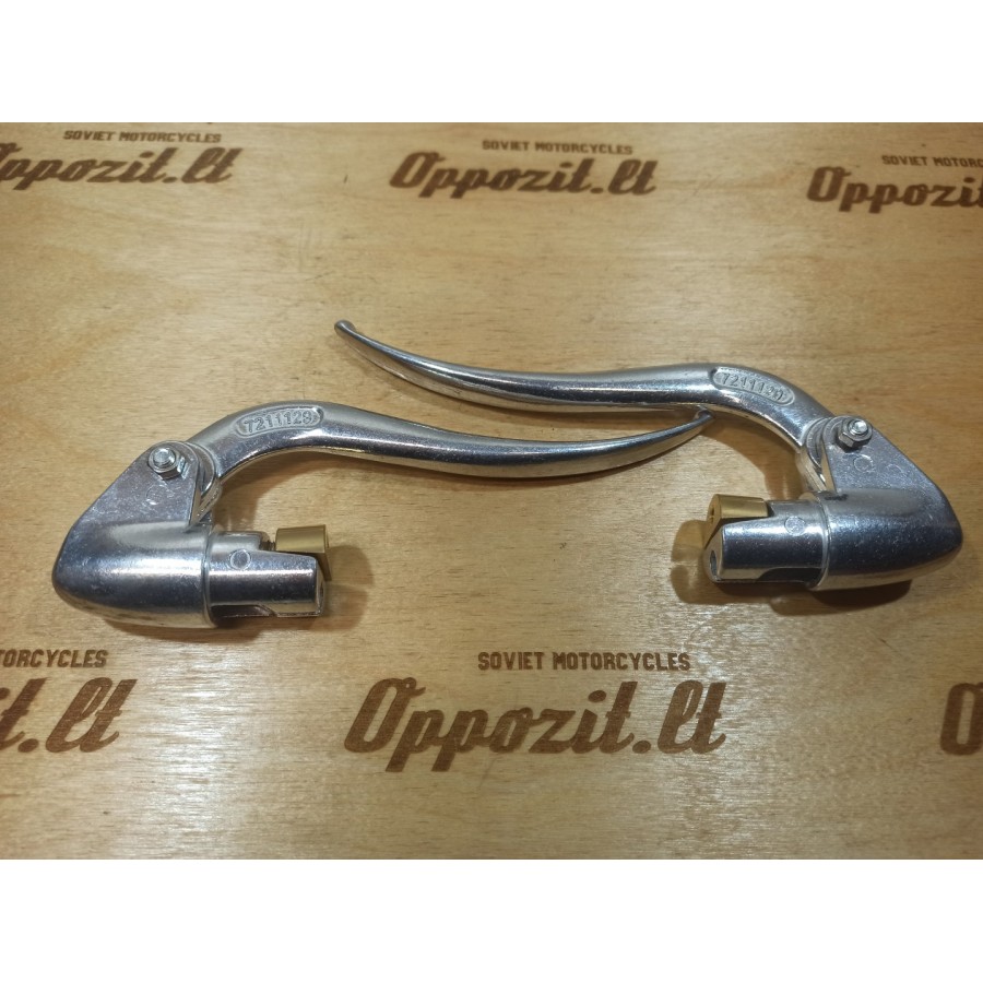 Atbulos rankenos su laikikliais M72, K750