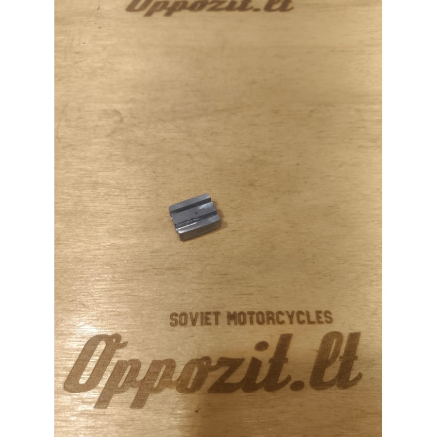 Gazo rankenos šliaužiklis M72, K750