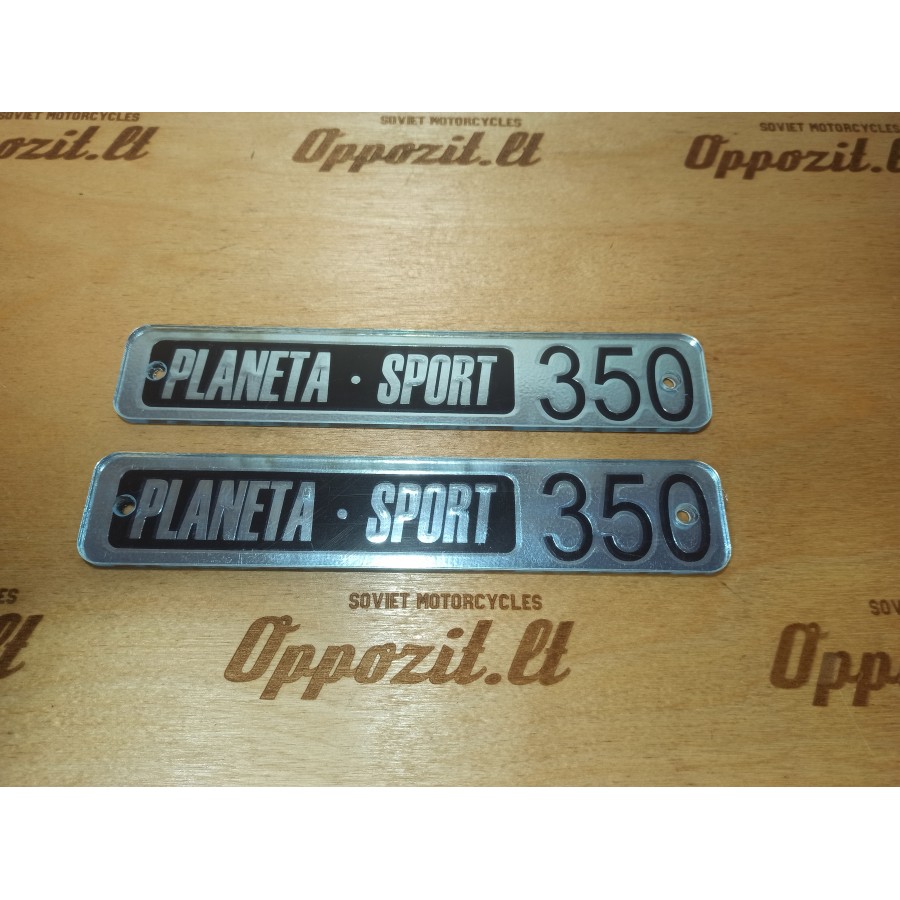 Užrašai ant daiktadėžės Planeta Sport (1)